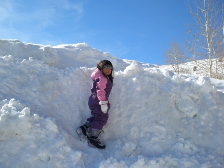 Kasen climbing on the snow